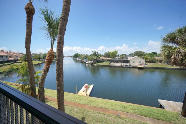 6325 NEWTOWN CIRCLE B5, Tampa, FL 33615