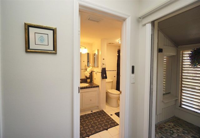 6325 NEWTOWN CIRCLE B5, Tampa, FL 33615