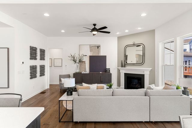 13 Lloyd Circle 38, Norton, MA 02766