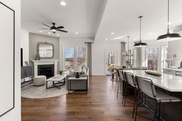 13 Lloyd Circle 38, Norton, MA 02766