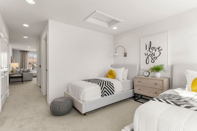 13 Lloyd Circle 38, Norton, MA 02766