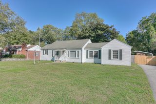 1402 N Tennessee Blvd, Murfreesboro, TN 37130