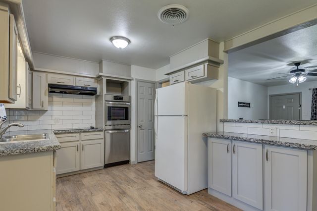 409 Bangor Avenue, Lubbock, TX 79416