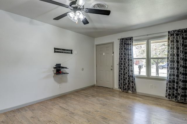 409 Bangor Avenue, Lubbock, TX 79416