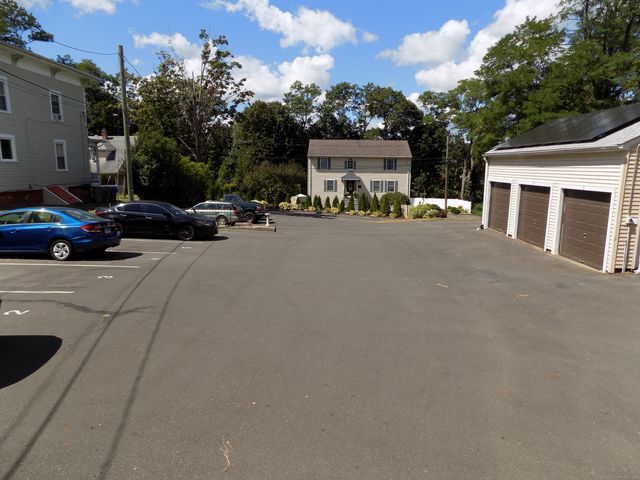 36 Richmond Place, Bristol, CT 06010
