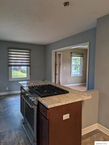 8011 Maywood Street, Ralston, NE 68127
