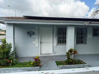 1049 NW 95th St A2, Miami, FL 33150
