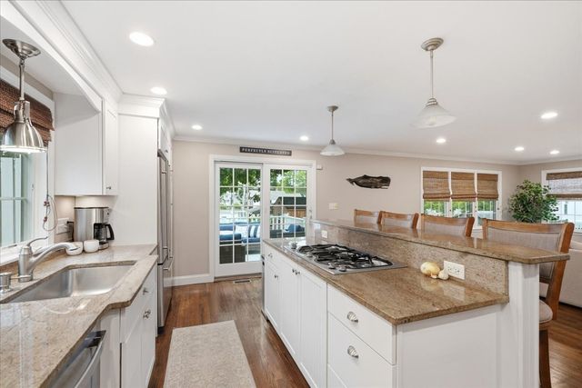 18 Damon Rd, Scituate, MA 02066