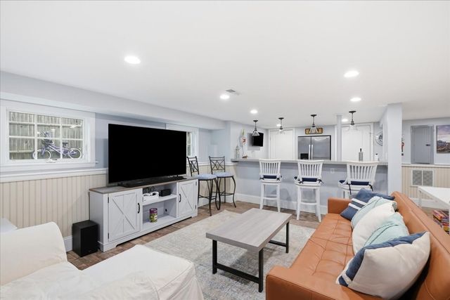 18 Damon Rd, Scituate, MA 02066
