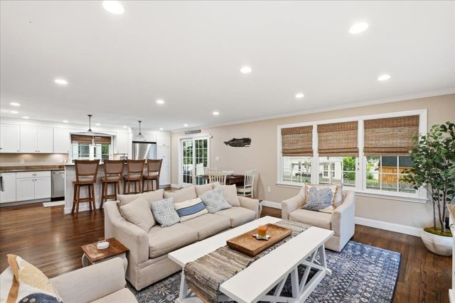 18 Damon Rd, Scituate, MA 02066