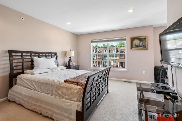 67 Forest Drive, Piscataway, NJ 08854