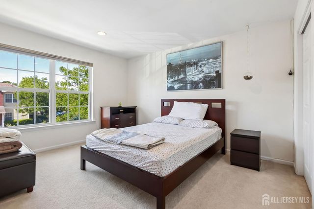 67 Forest Drive, Piscataway, NJ 08854