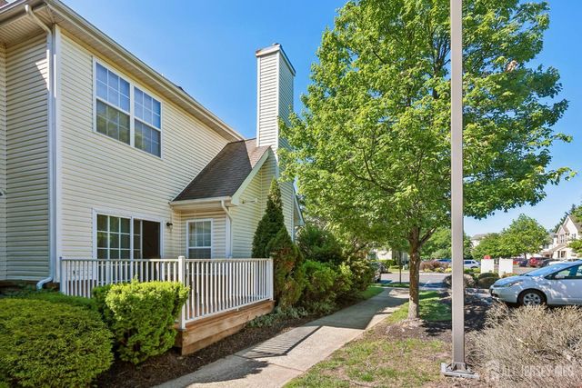 67 Forest Drive, Piscataway, NJ 08854