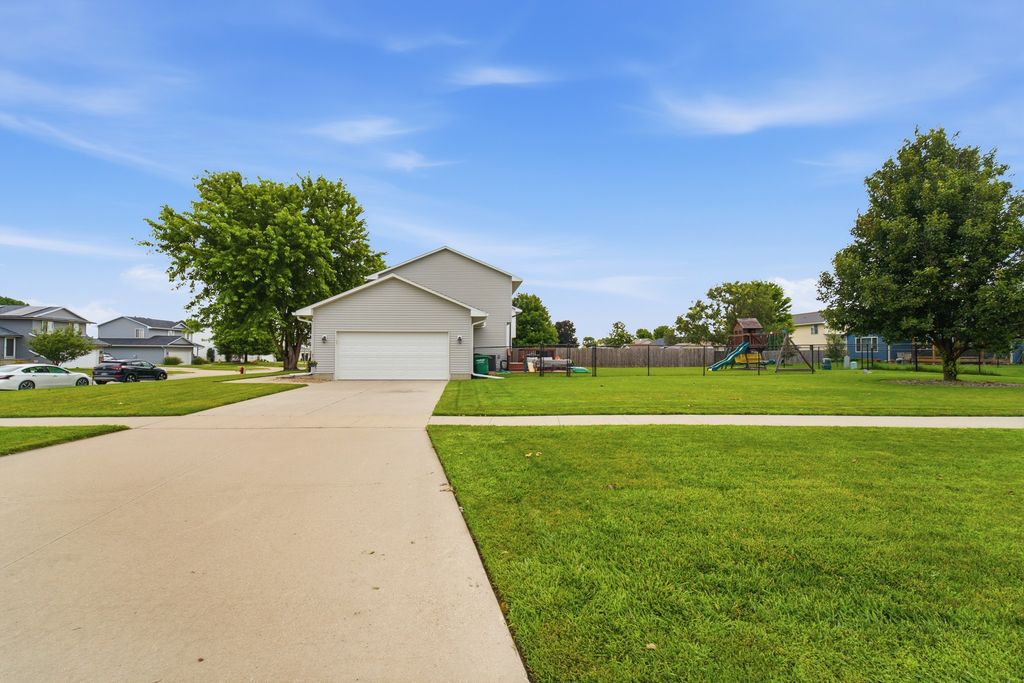 602 25th Street SE, Altoona, IA 50009