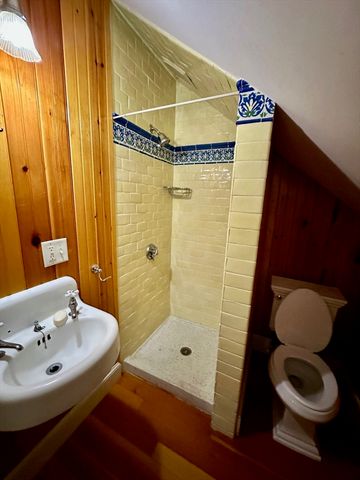 984 Chestnut 2, Newton, MA 02464