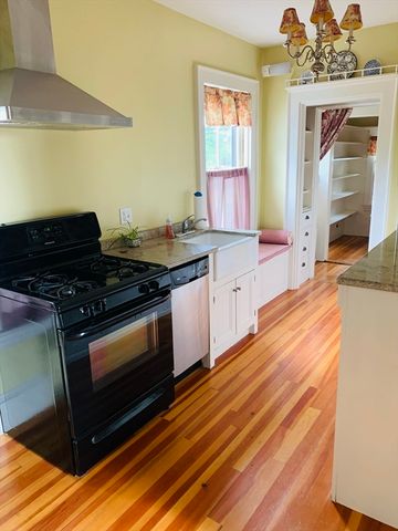 984 Chestnut 2, Newton, MA 02464