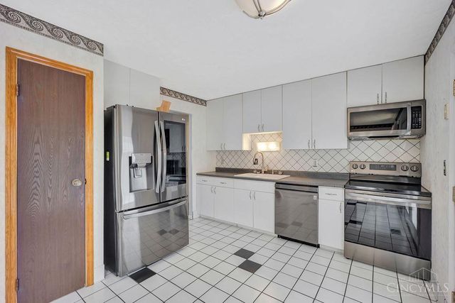 328 Clareknoll Court, Cincinnati, OH 45238