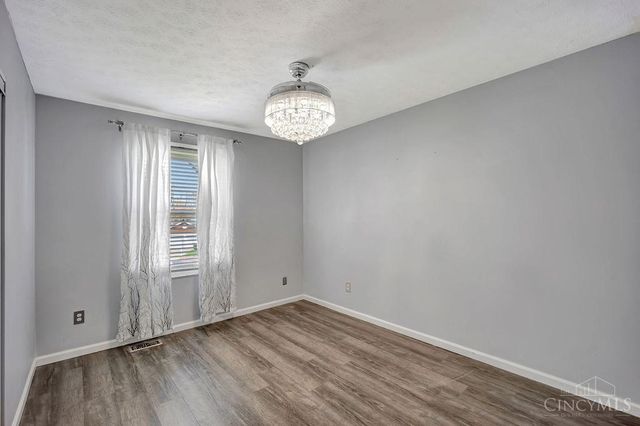 328 Clareknoll Court, Cincinnati, OH 45238