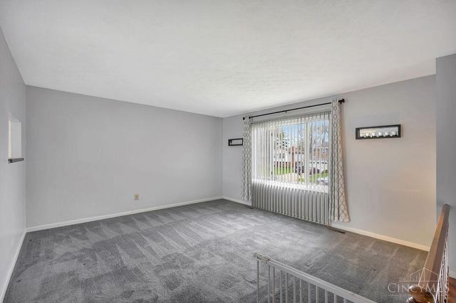 328 Clareknoll Court, Cincinnati, OH 45238