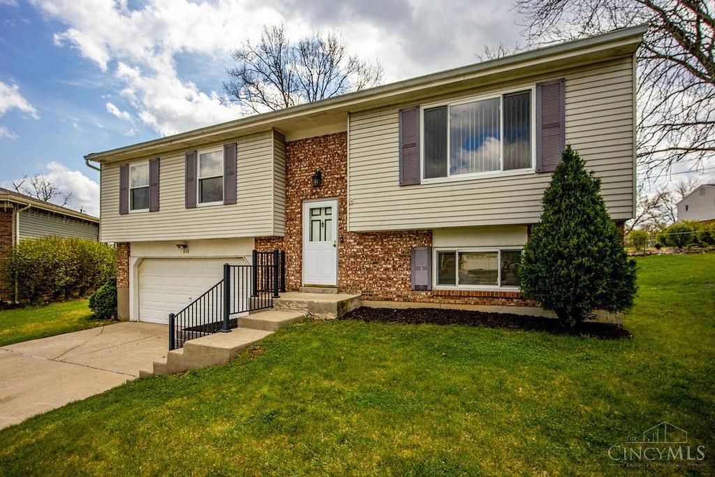 328 Clareknoll Court, Cincinnati, OH 45238