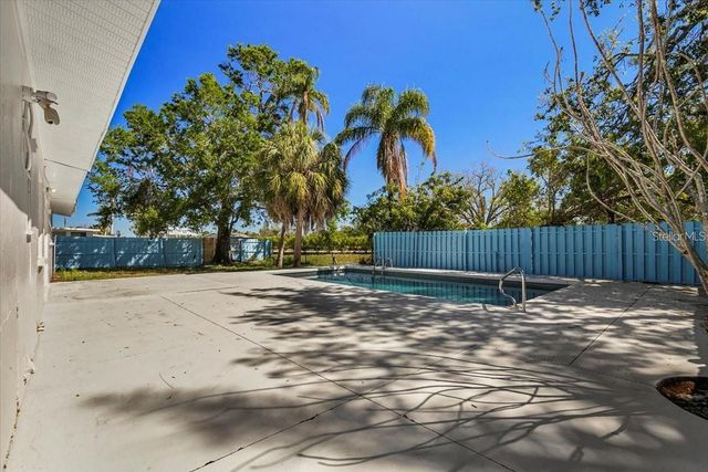 203 22ND STREET NE, Bradenton, FL 34208