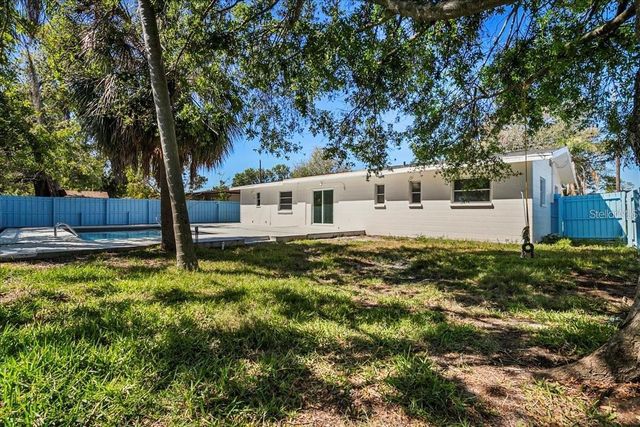 203 22ND STREET NE, Bradenton, FL 34208