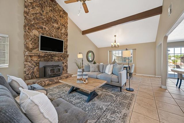 8350 Bianchi Rd, Roseville, CA 95747