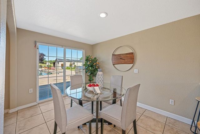 8350 Bianchi Rd, Roseville, CA 95747