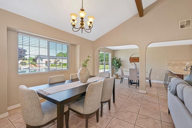 8350 Bianchi Rd, Roseville, CA 95747