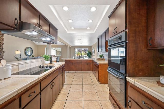 8350 Bianchi Rd, Roseville, CA 95747