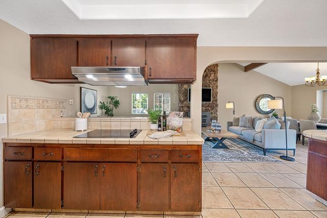 8350 Bianchi Rd, Roseville, CA 95747