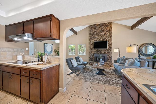 8350 Bianchi Rd, Roseville, CA 95747