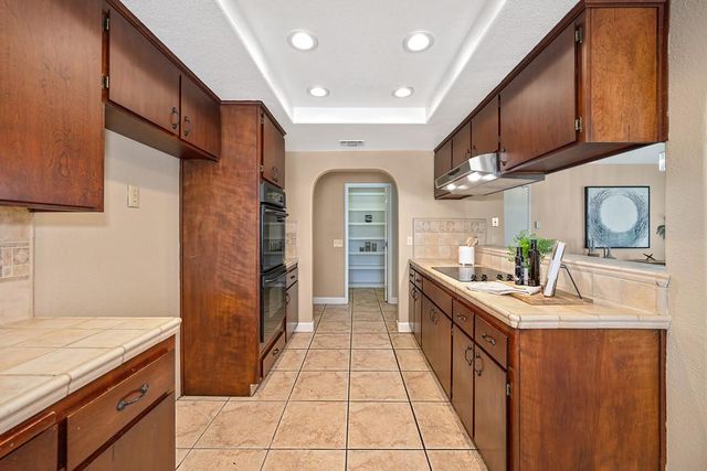 8350 Bianchi Rd, Roseville, CA 95747