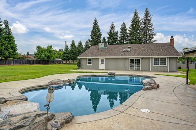 8350 Bianchi Rd, Roseville, CA 95747