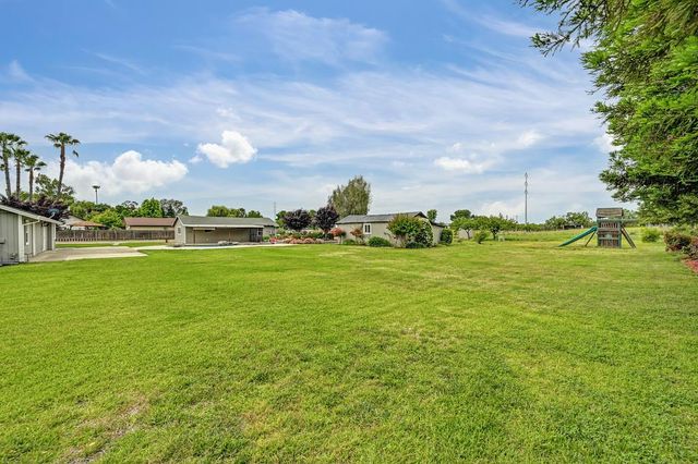 8350 Bianchi Rd, Roseville, CA 95747