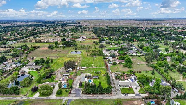 8350 Bianchi Rd, Roseville, CA 95747