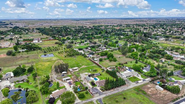 8350 Bianchi Rd, Roseville, CA 95747