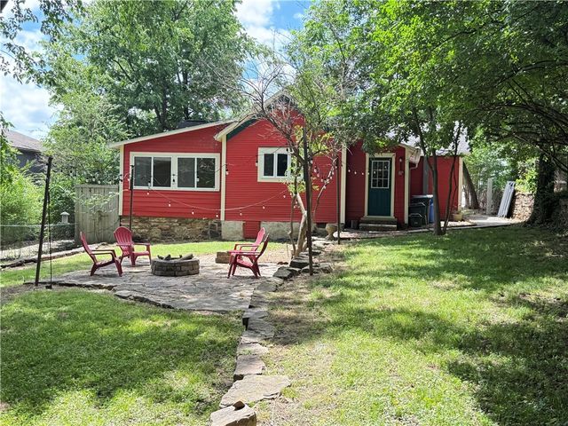 224 S Church Avenue, Fayetteville, AR 72701