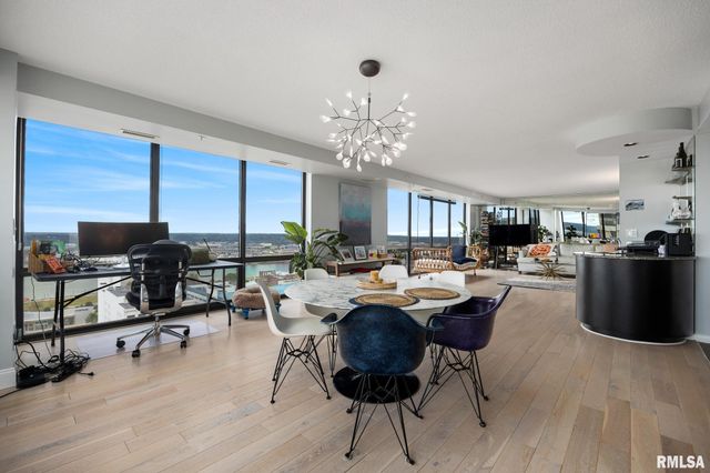 123 SW JEFFERSON Avenue E25A, Peoria, IL 61602