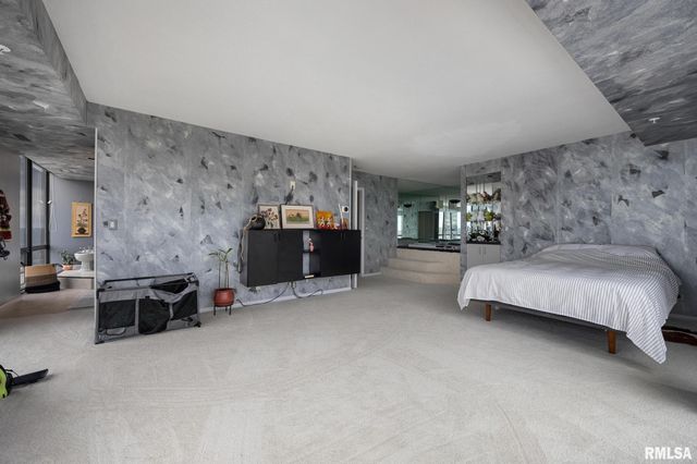 123 SW JEFFERSON Avenue E25A, Peoria, IL 61602