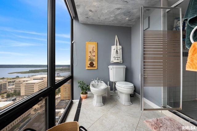 123 SW JEFFERSON Avenue E25A, Peoria, IL 61602