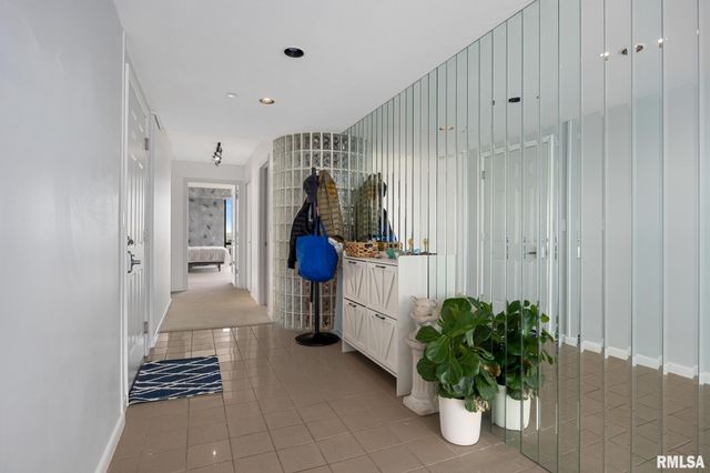 123 SW JEFFERSON Avenue E25A, Peoria, IL 61602