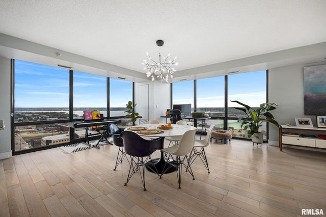 123 SW JEFFERSON Avenue E25A, Peoria, IL 61602