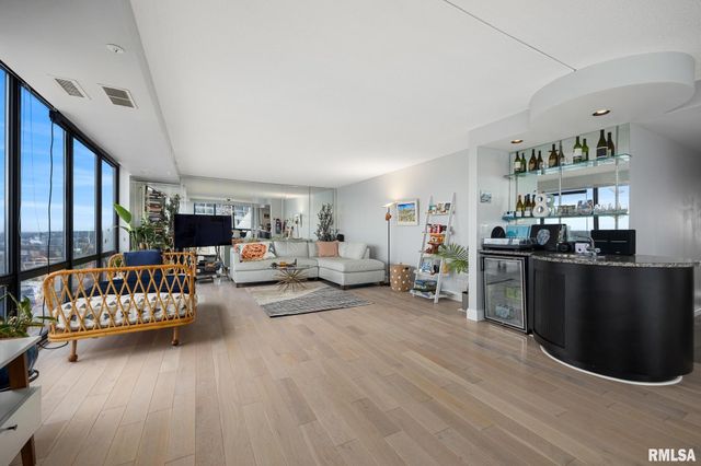 123 SW JEFFERSON Avenue E25A, Peoria, IL 61602