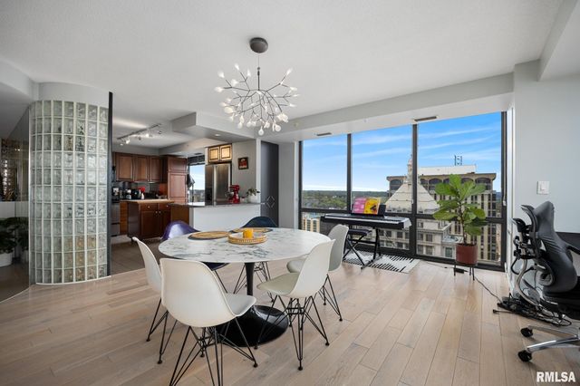 123 SW JEFFERSON Avenue E25A, Peoria, IL 61602