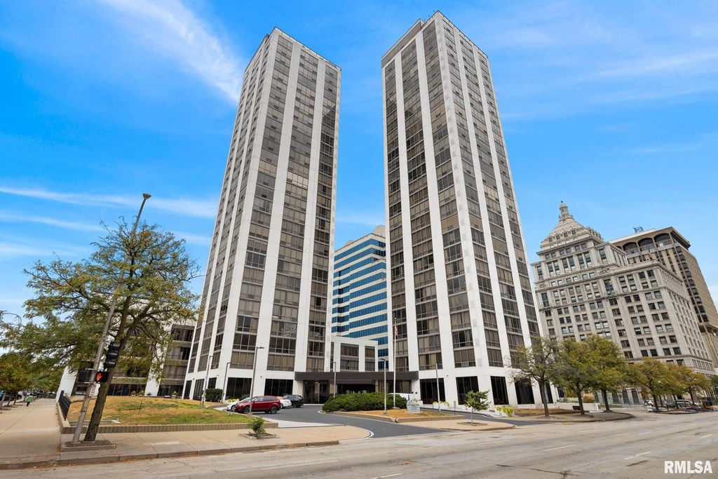 123 SW JEFFERSON Avenue E25A, Peoria, IL 61602