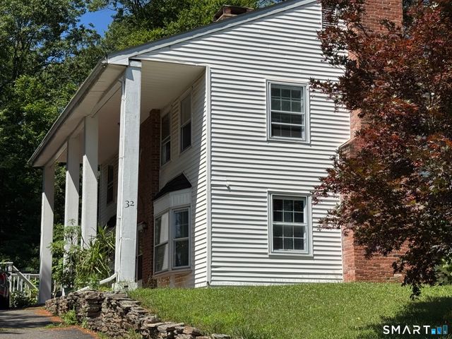 32 Arnold Drive, East Hartford, CT 06108