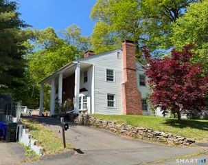32 Arnold Drive, East Hartford, CT 06108