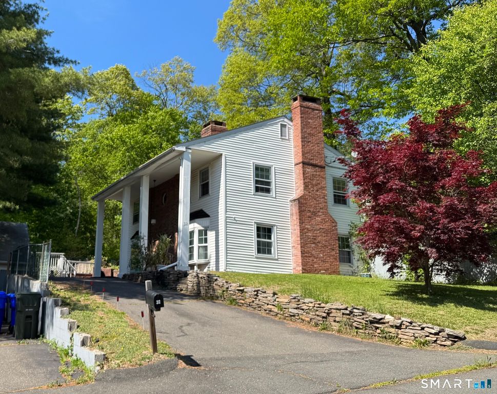 32 Arnold Drive, East Hartford, CT 06108