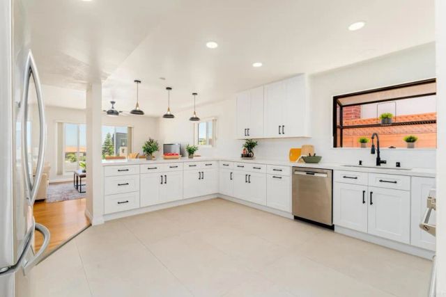 5736 Soledad Mountain Road, La Jolla, CA 92037